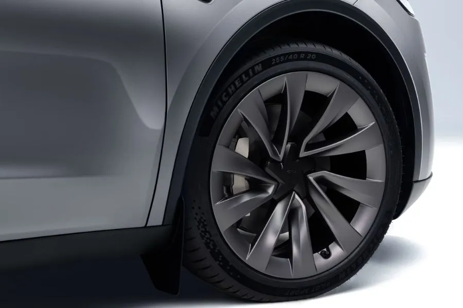 Tesla Model Y 18 İnç Lastikler Türkiye’de